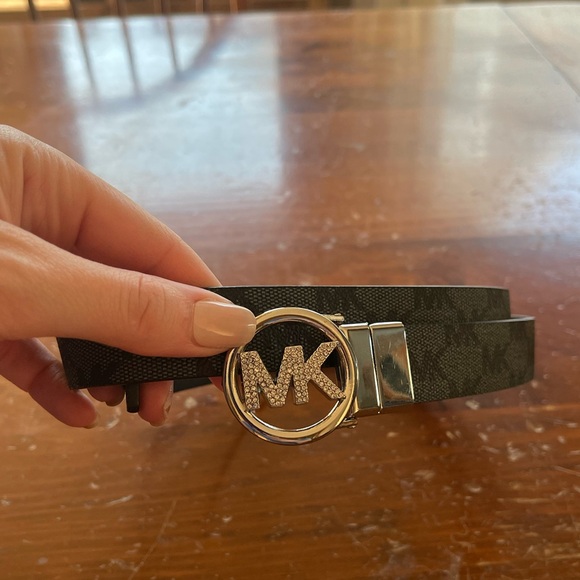 Michael Kors Accessories - Michael Kors reversable belt!